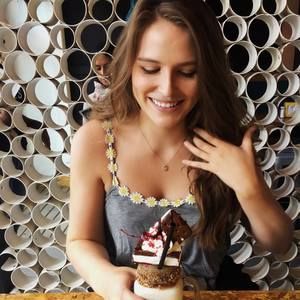 Meet your Posher, Claire